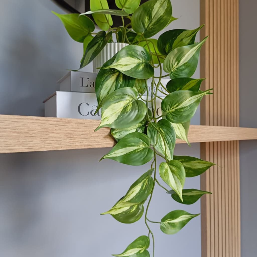 Arranjo Pendente Jiboia Artificial Planta Decorativa Realista em Vaso de Cerâmica Branco   68 cm