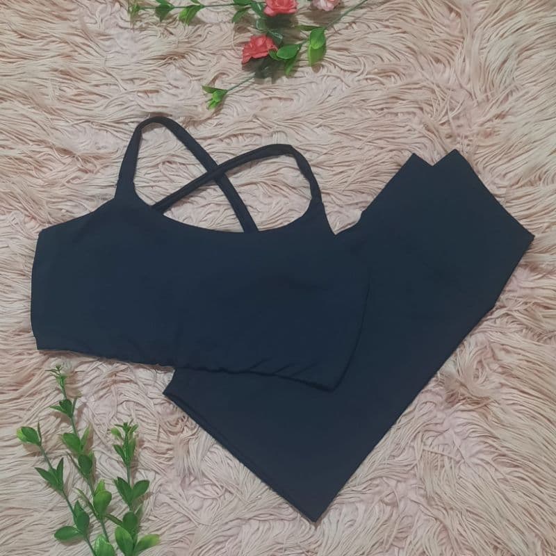 conjunto fitness feminino top duplo alcinha cruzada, shorts meia coxa conjunto poliamida premium