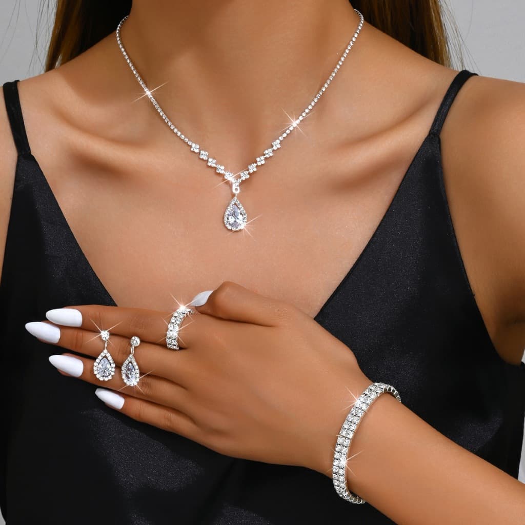 Conjunto de Joias Femininas Gota D’Água Colar Brincos Pulseira Anel Festa