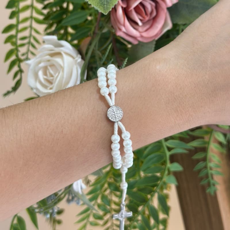 Pulseira Terço Pérola De São Bento Lembrança Ajustável