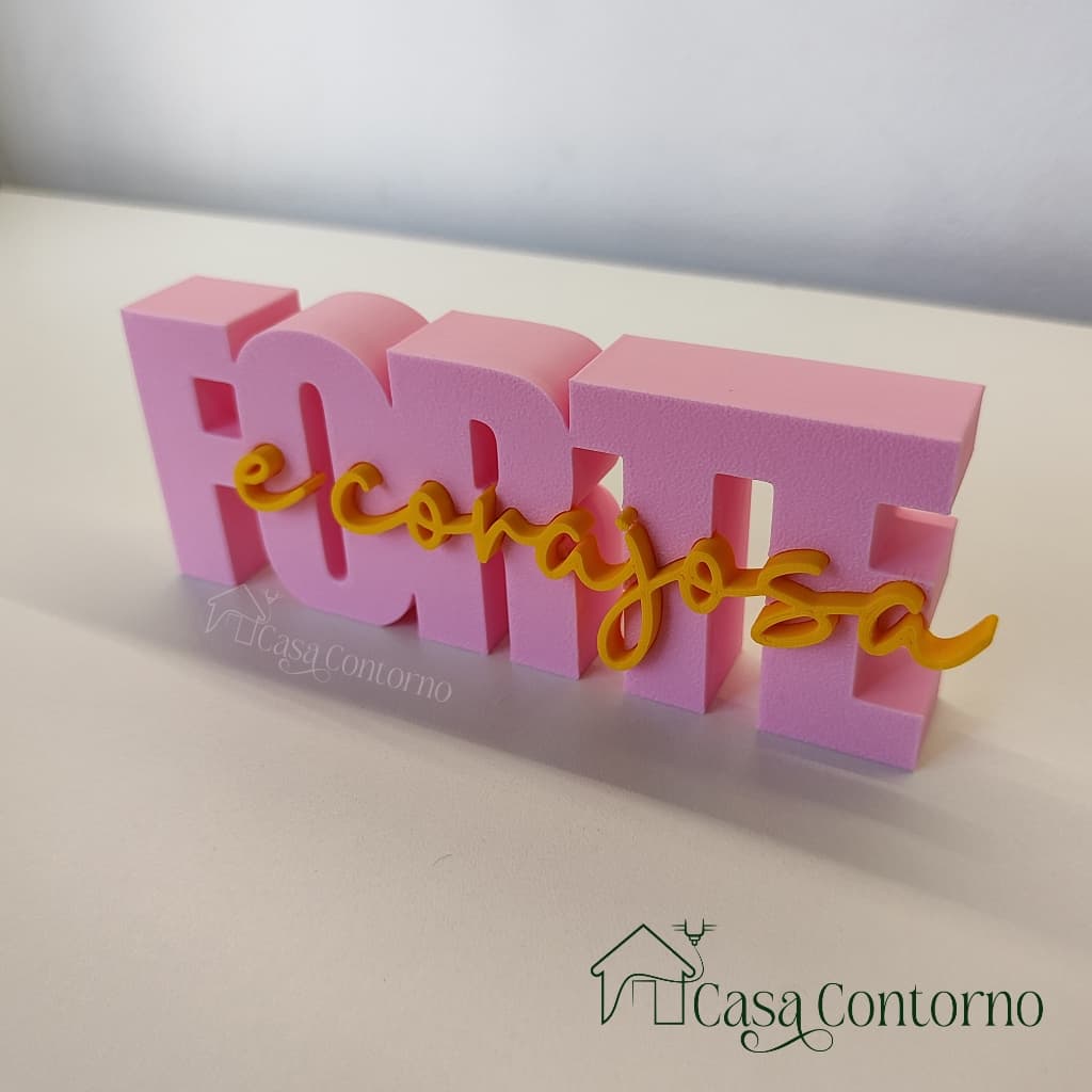 Placa Frase Decorativa FORTE E CORAJOSA Moderno Criativo Estante Decoração Sala Mesa Detalhe Quartos