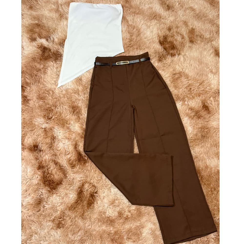 Look Sofisticado:Calça Alfaiataria e Blusa Tomara Que Caia Moderna