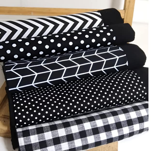 Pano de Prato Geométrico Preto e Branco 100% Algodão – 41x69cm – Moderno e Sofisticado