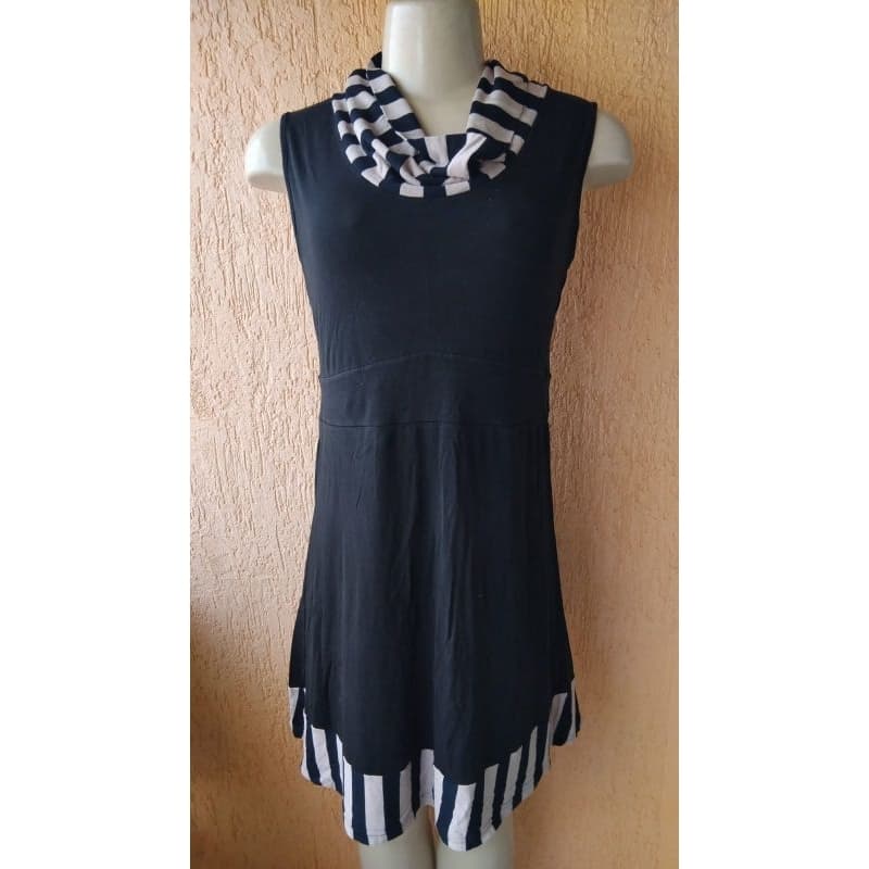 BRECHO ​Vestido Curto M/G Preto Básico | Gola Cachecol Listrada