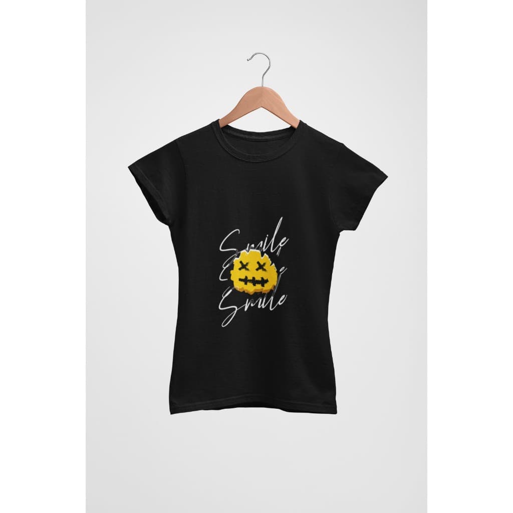 Baby Tee Preta Feminina com Estampa SMILE – Estilo Streetwear