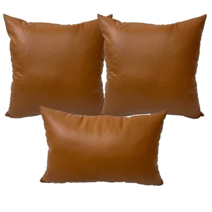 Kit Decorativo 3 Capas de Almofada Couro Sintético Macau – 2 de 60x60 e 1 de 50x30