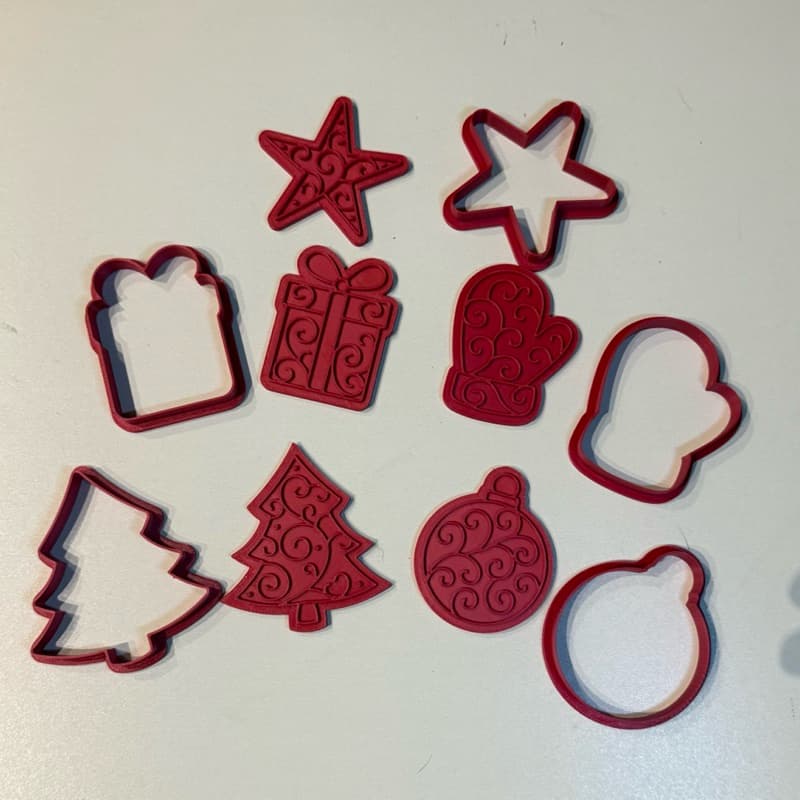 Kit Cortadores de Biscoito Natalinos (~7cm) - Decore e Crie Momentos Mágicos!
