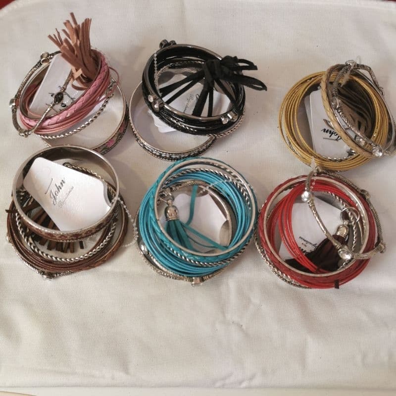 🌸✨ Pulseiras Boho Chic Couro Bordado Étnico Estilo Artesanal Toque Moderno elementos rústicos modernos harmonia P86055-3