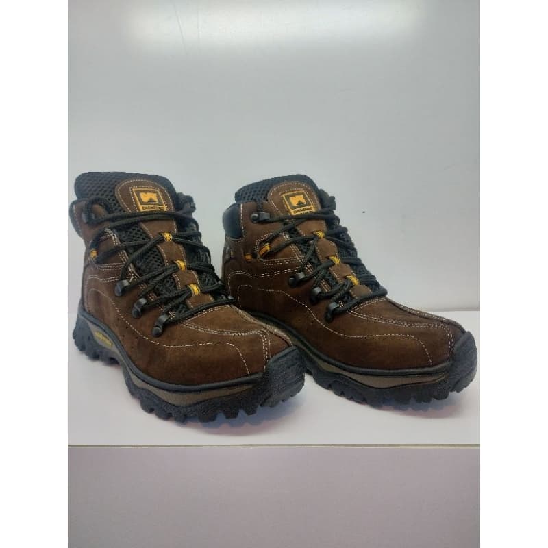 bota marrom adventure Caterpillar em couro legítimo solado de borracha costurado