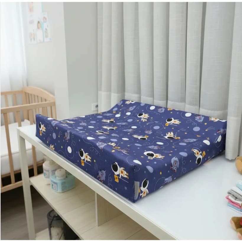 Trocador Para Bebês Cômoda Prático Impermeável Astronauta 64 X 50 cm Ninos