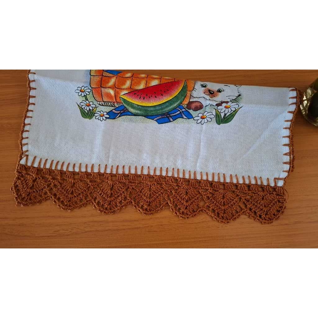 PANO DE PRATO ESTAMPADO COM BARRADO EM CROCHÊ