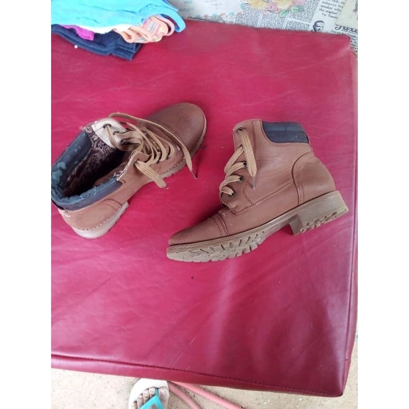Botas femininas tam.35/36 , produto de qualidade !!!
