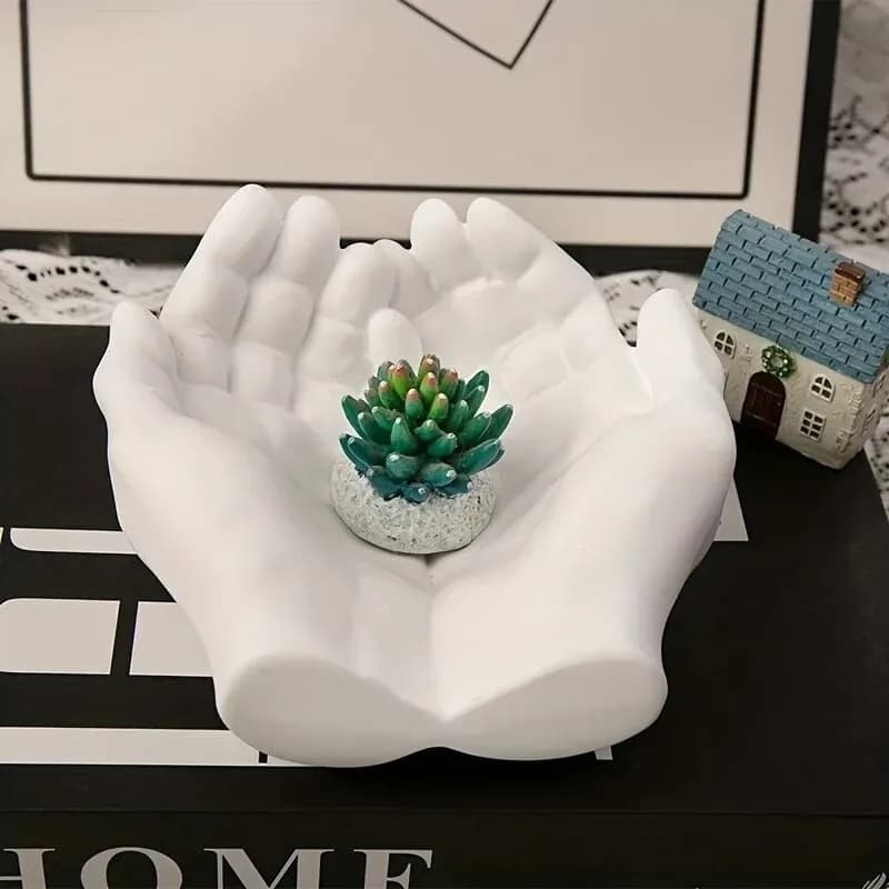 Mãos em gesso porta jóias objetos ou leguminosas e para decoração tamanho 15x16cm