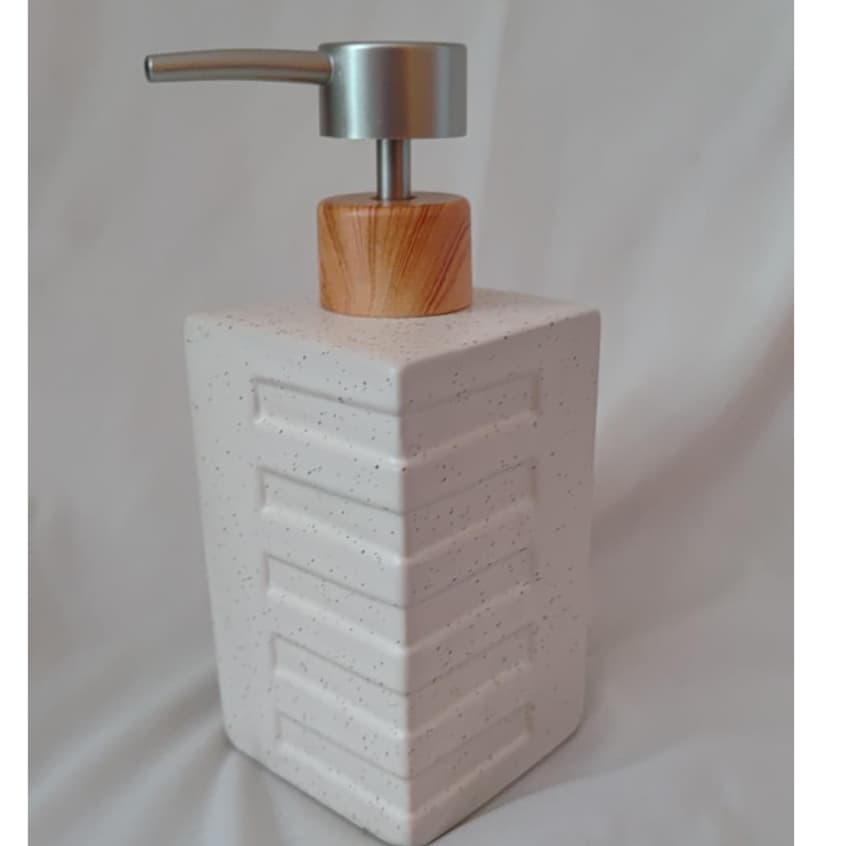 01 Porta Sabonete Liquido Alcool Em Gel Detergente shampoo Em Ceramica Beje Tampa Prata  7x17CM 350
