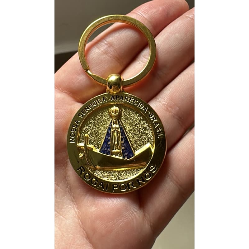 Chaveiro Religioso Nossa Senhora Aparecida Rogai por Nós Redondo Dourado