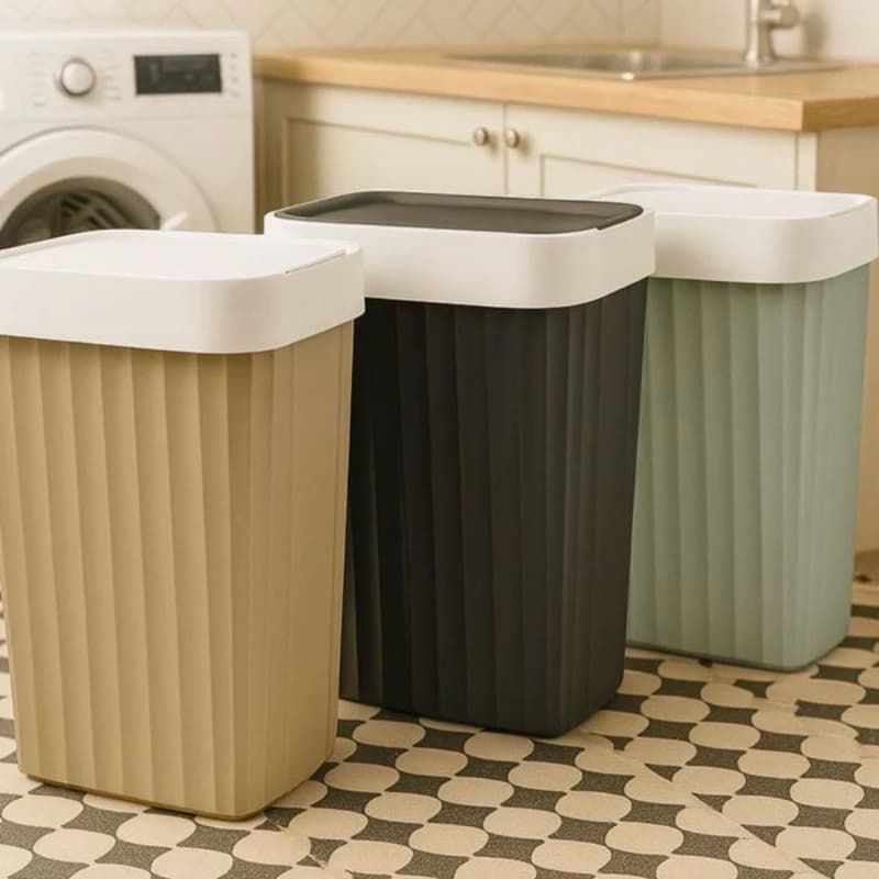 Lixeira Com Compartimento Para Sacos de Lixo Grande 45 Litros Preta Cinza e Creme