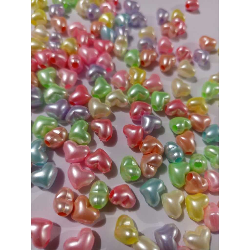 Miçanga Infantil para Pulseira Coração Irisado Entremeio Colorido