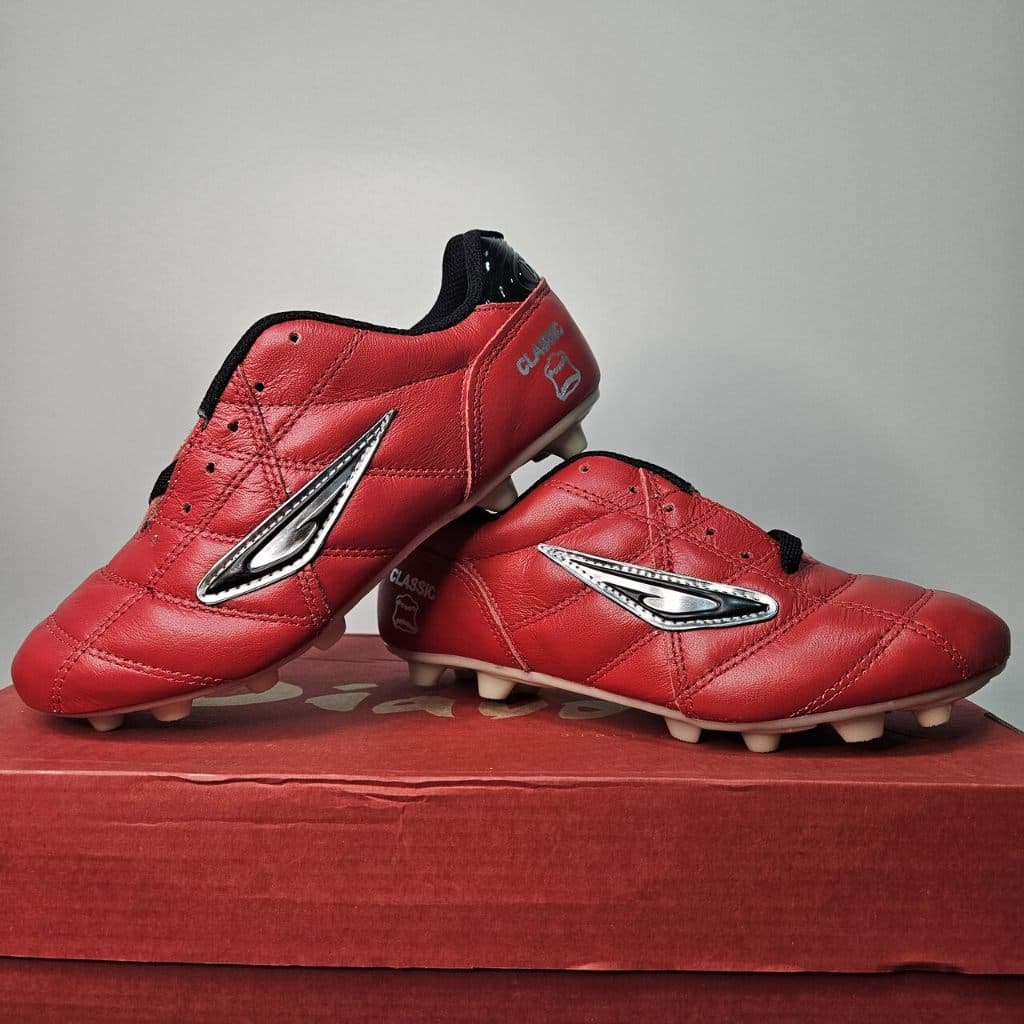 Queima de estoque - Chuteira Diavolo Classic Campo Torque Vermelho