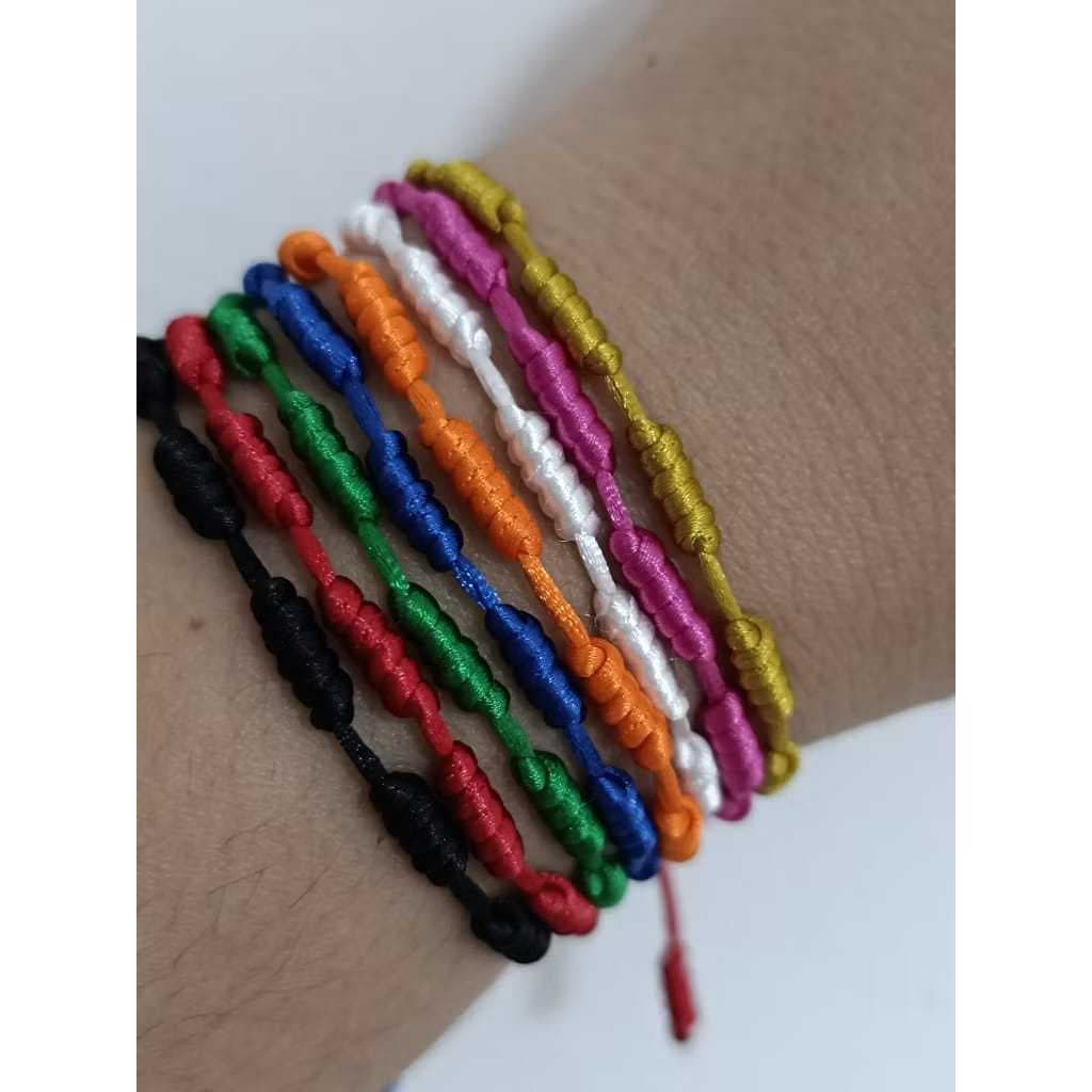 kit com 8 pulseiras 7 nó uma de cada cor