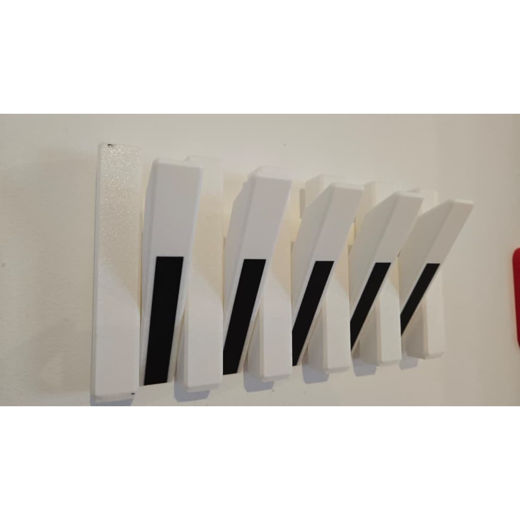 Tubs " Cabideiro Piano Decorativo – Teclas Retráteis p/ Roupas, Bolsas e Acessórios