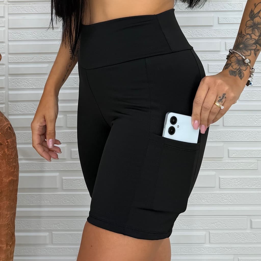 Bermuda Feminina Academia Com Bolso Lateral Funcional Conforto  Segurança Zero Transparência Premium