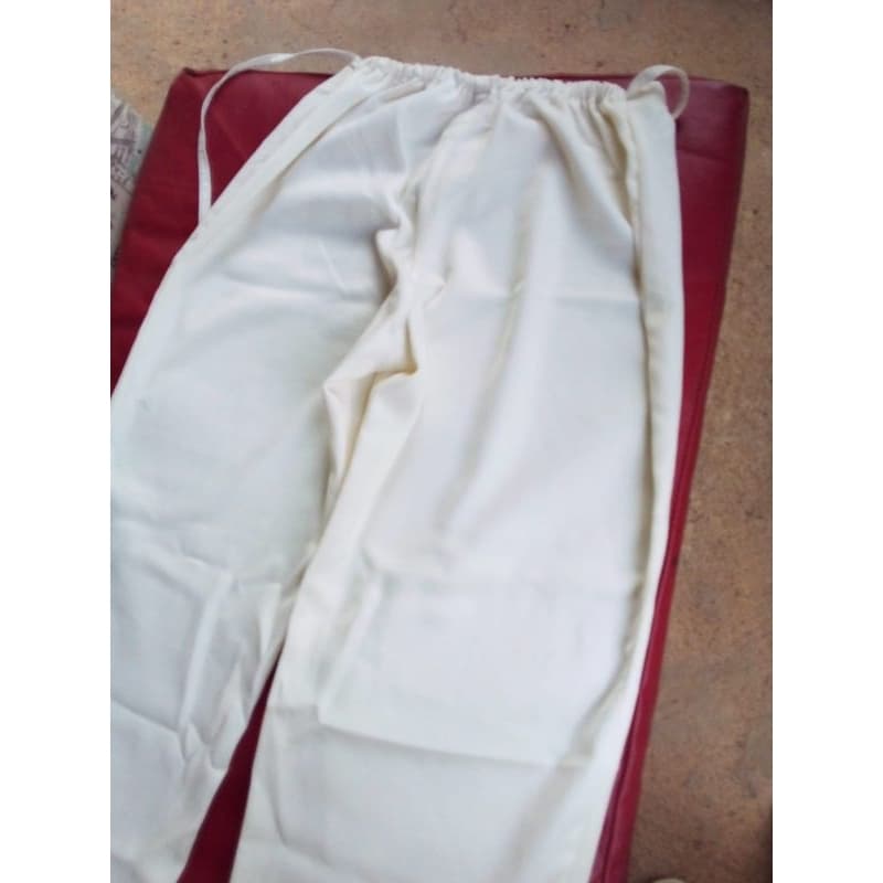 Calça feminina tamanho 40/42  !!!