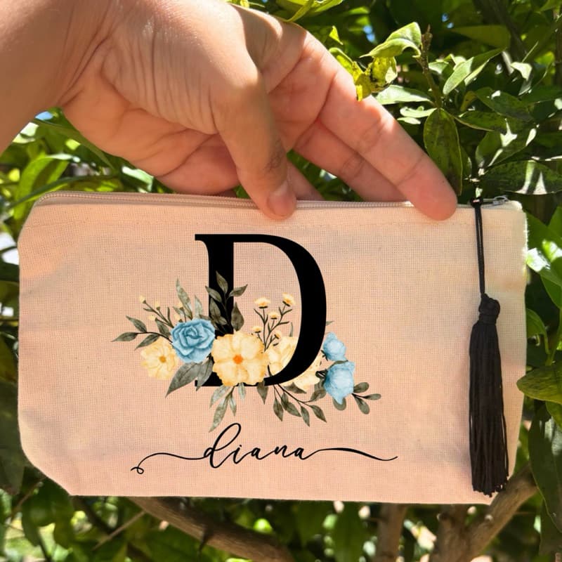 Kit com 20 Necessaire Personalizada com Nome Lembrancinha de Madrinhas, Casamento e 15 Anos confraternizando de empresa