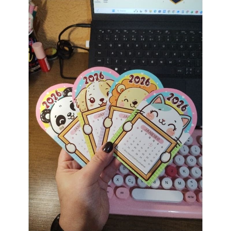 Kit mini calendário 2026 coleção Bichos Fofos, com imã