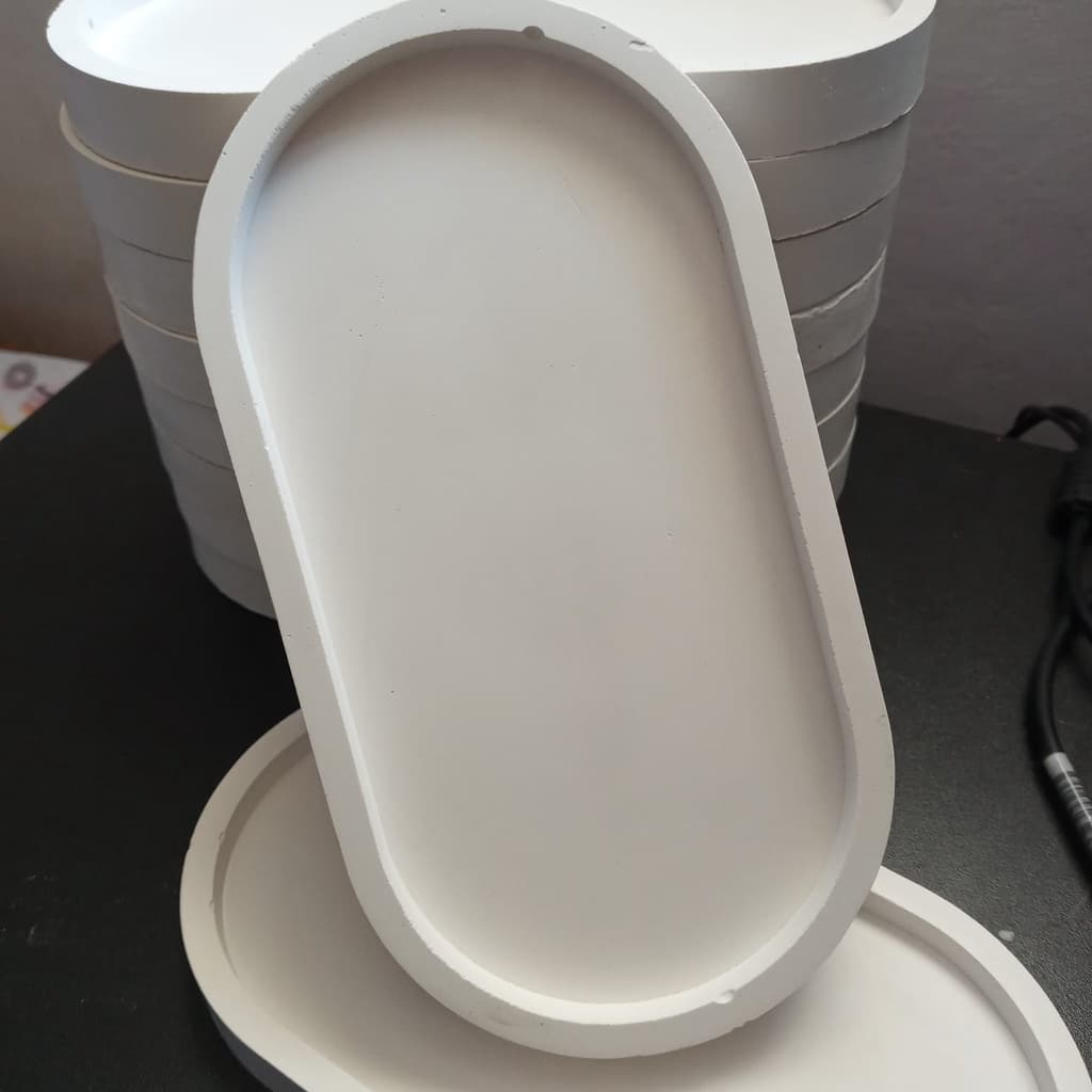 Bandeja Oval Decorativa em Gesso Cru