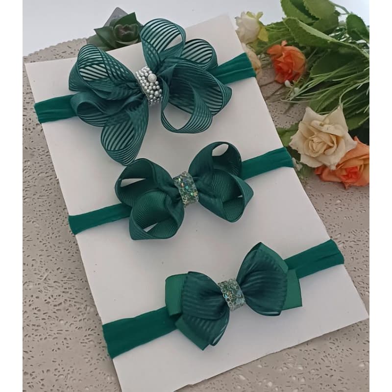 laço verde de organza luxo na faixinha de bebê