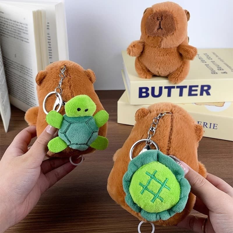 Porta-Chaves Capivara de Pelúcia – Fofura para Seus Acessórios!