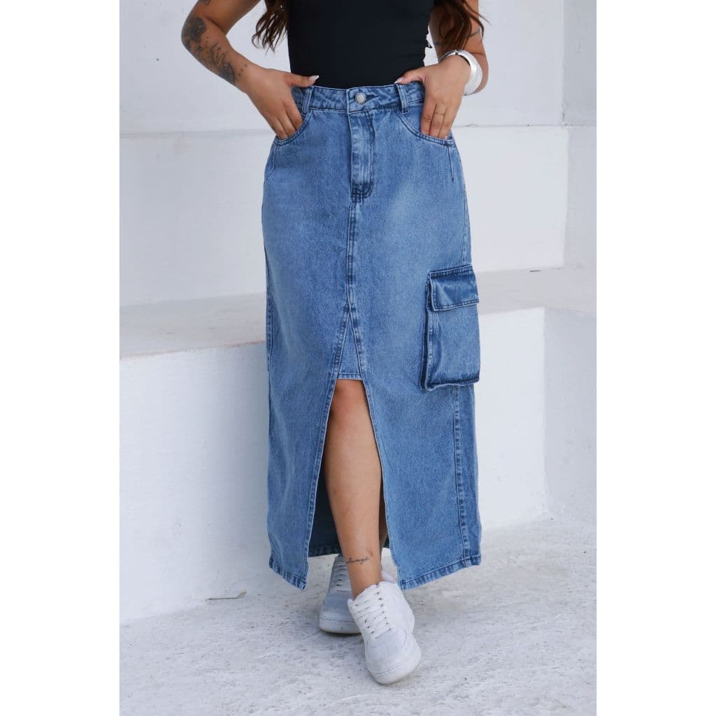 Saia Midi Jeans Feminina com Bolso Lateral e Fenda