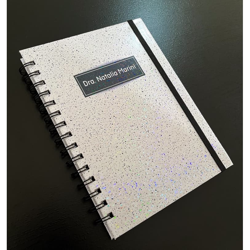 Caderno A5 com ou sem Nome Personalizado | Páginas Pautadas, Pontilhadas ou Lisas 90 g | Capa Dura