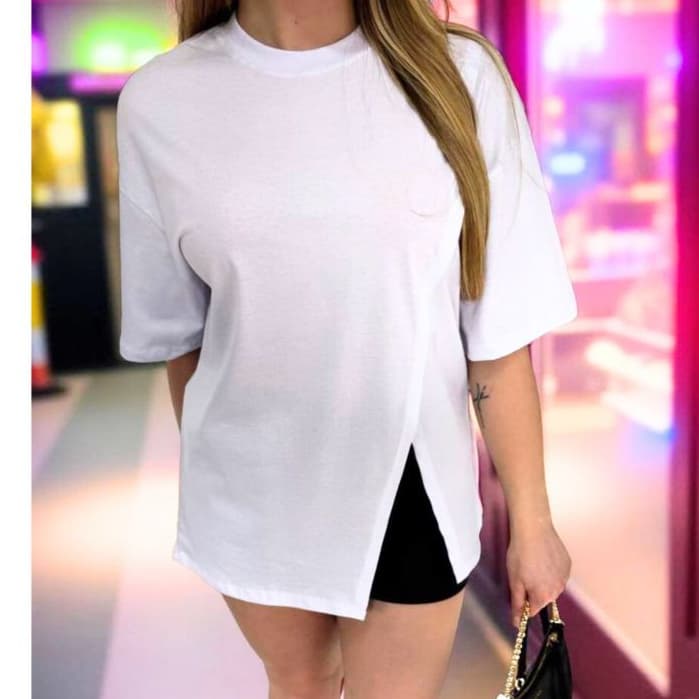 Camiseta Estilosa Oversized Feminina  100% algodão, Tamanhos do P ao Plus size / Cobre bumbum/fenda