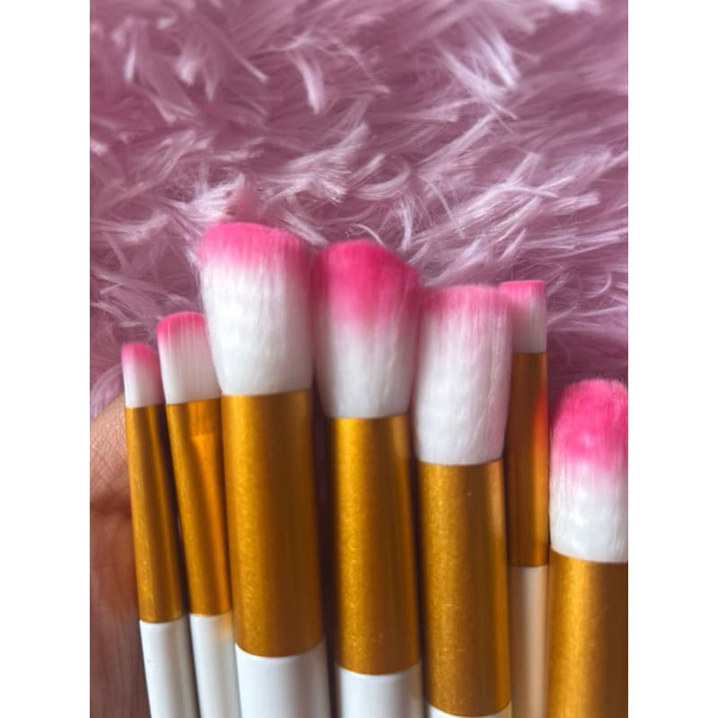 Kit 10 Pincéis Profissionais –Cerdas Macias, Alta Precisão, Acabamento Perfeito para Maquiagem Completa do Rosto e Olhos