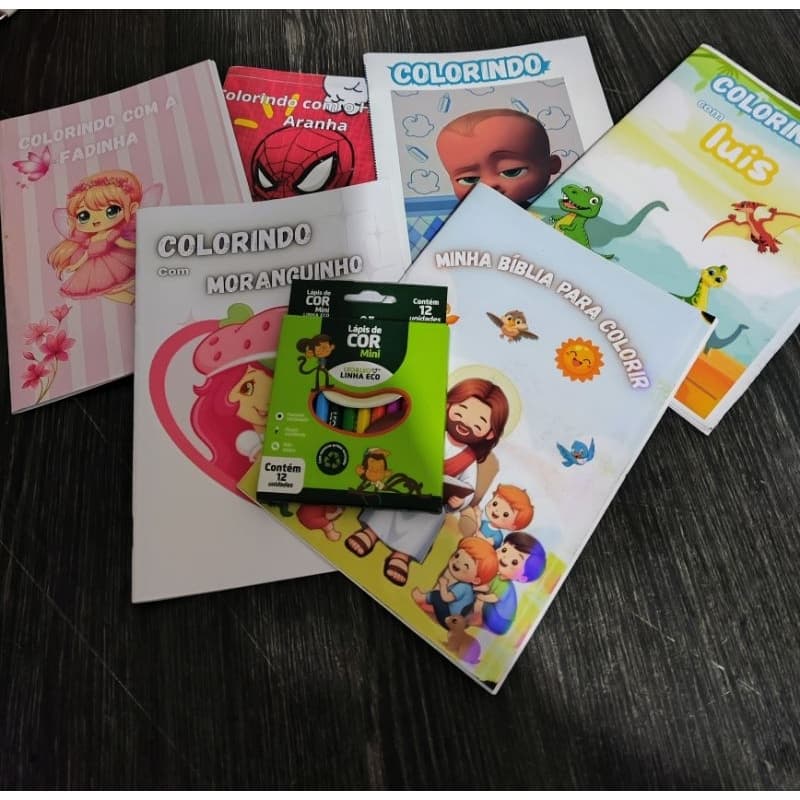 kit 2 livros de colorir + mini lápis de cor com 12 unidades