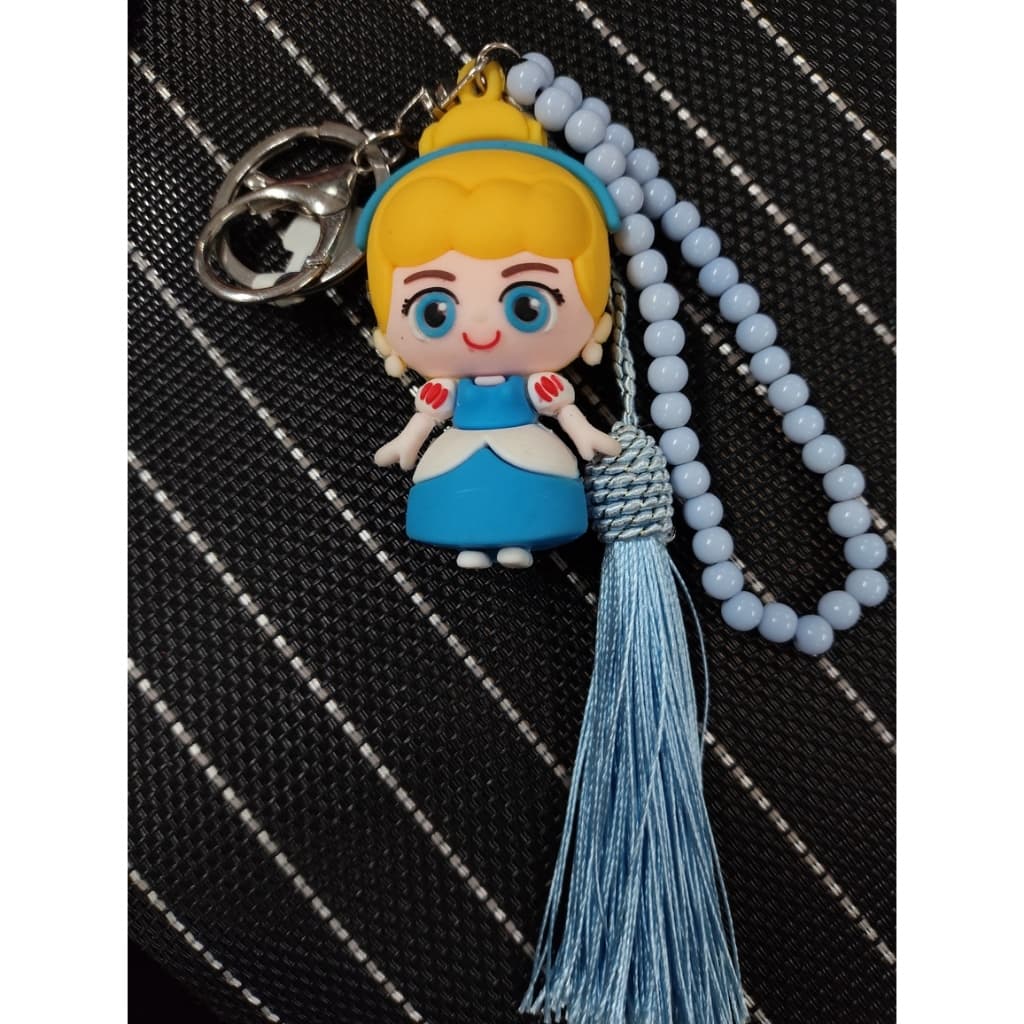 CHAVEIRO EMBORRACHADO PRINCESAS COM TASSEL E CORRENTE DE BOLINHA
