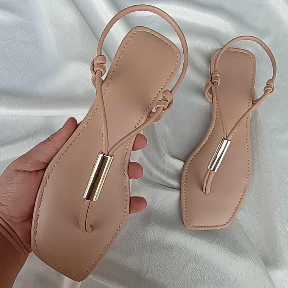 Rasteirinha Feminina Ajustável Bico Quadrado Tiras Finas Enfeite Ouro Light Macia Confortável Verão