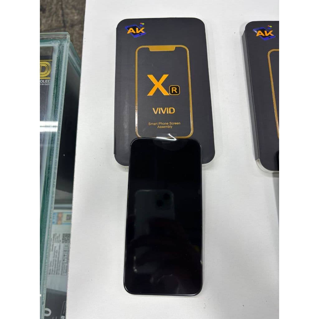 Tela iPhone XR / 11 / 11 Pro /Max / 12/12Pro / 12 pro max /13  / 13 pro/Max – LCD VIVID Premium + Touch – Alta Qualidade