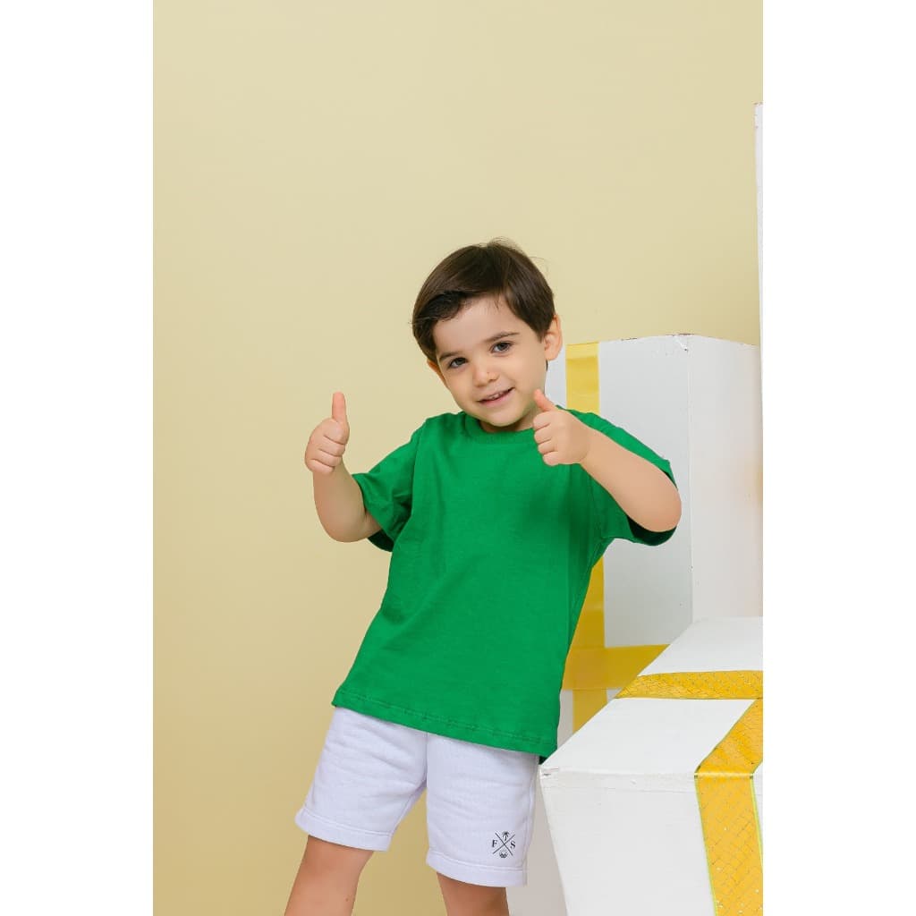 Roupa Natal Infantil Menino – Camiseta Lisa Algodão e Bermuda Conforto | 2–8 Anos