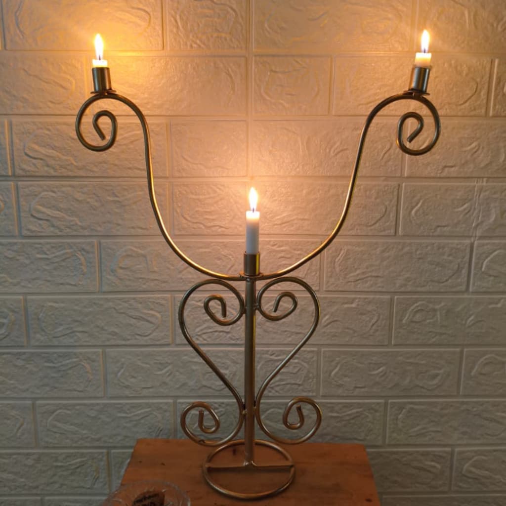 Candelabro Decorativo Dourado Ferro Artesanal 3 Velas Luxo Sala Mesa Clássico 50cm