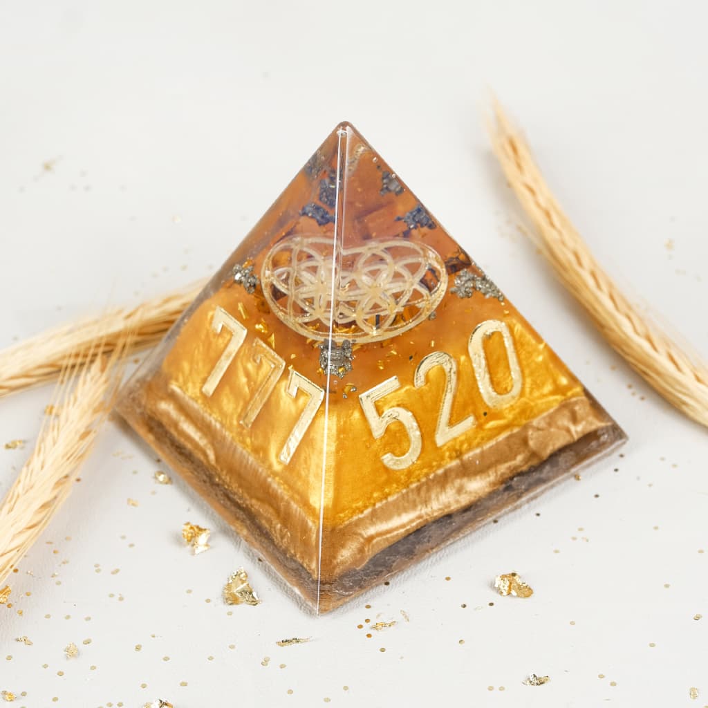 Orgonite Grabovoi Pirâmide Prosperidade Dinheiro Sorte Energia Positiva Reiki 520 741 777 Proteção Quântica Fortuna