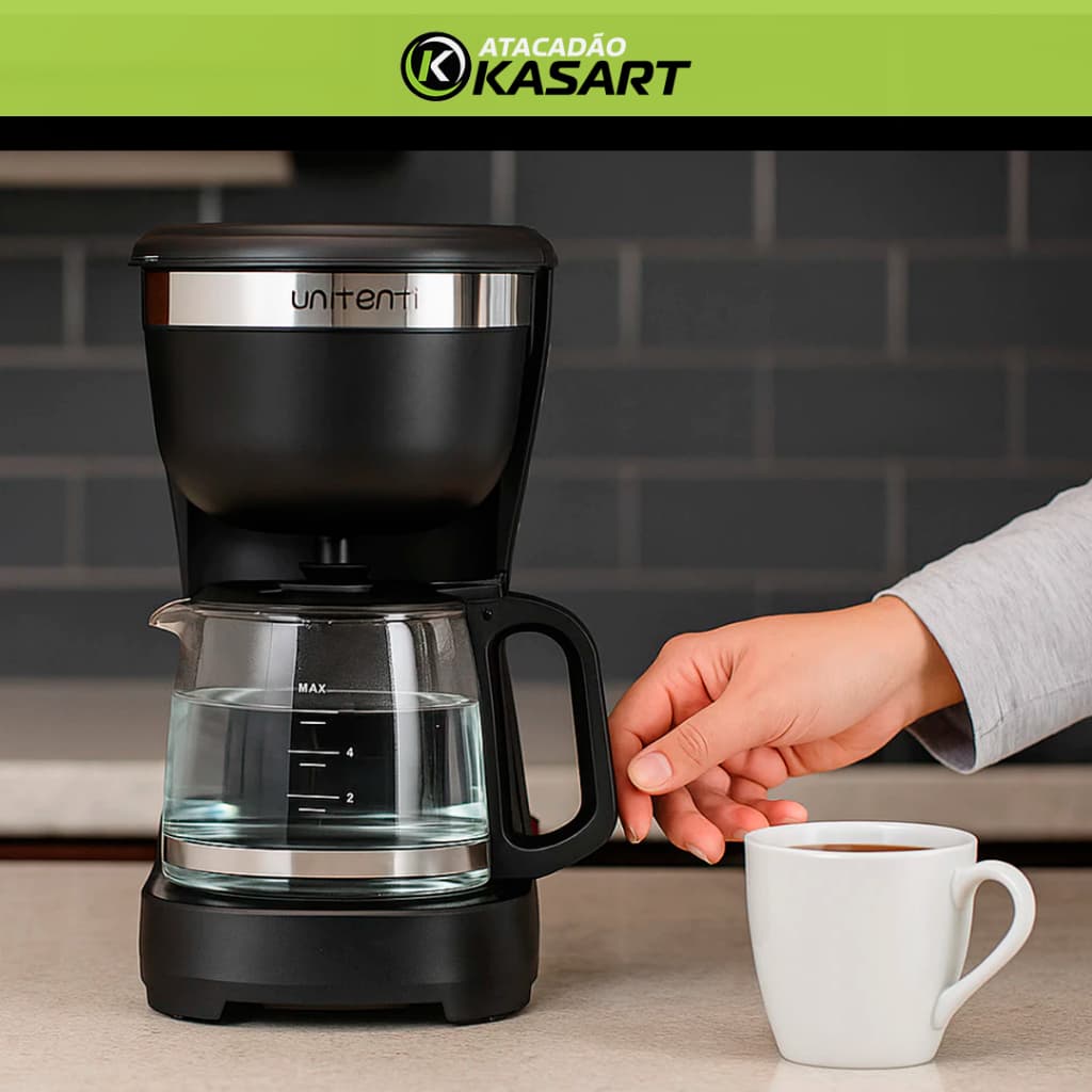 Cafeteira Elétrica Cor Preta 1,2 litros Faz ate 30 Xicaras 220V e 680W Potência