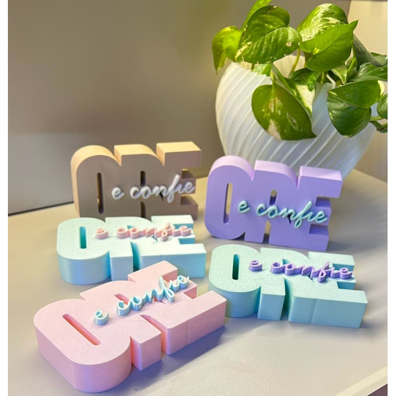 Letreiro Decorativo ORE e confie | Palavra de Fé e Motivação | Mesa Escritório Quarto | Presente Criativo