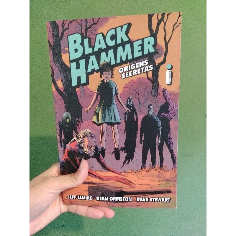 HQ Black Hammer Vol 1: Origens - Jeff Lemire (Editora Intrínseca) - Seminovo