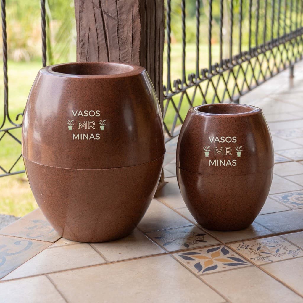 Kit 2 Vasos Oval Polido P e M – Design Elegante, Moderno e Sofisticado para Qualquer Ambiente!