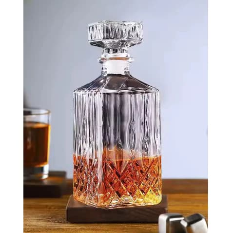 Garrafa de Vidro para Whisky Dublin 900ml - Elegância e Sofisticação