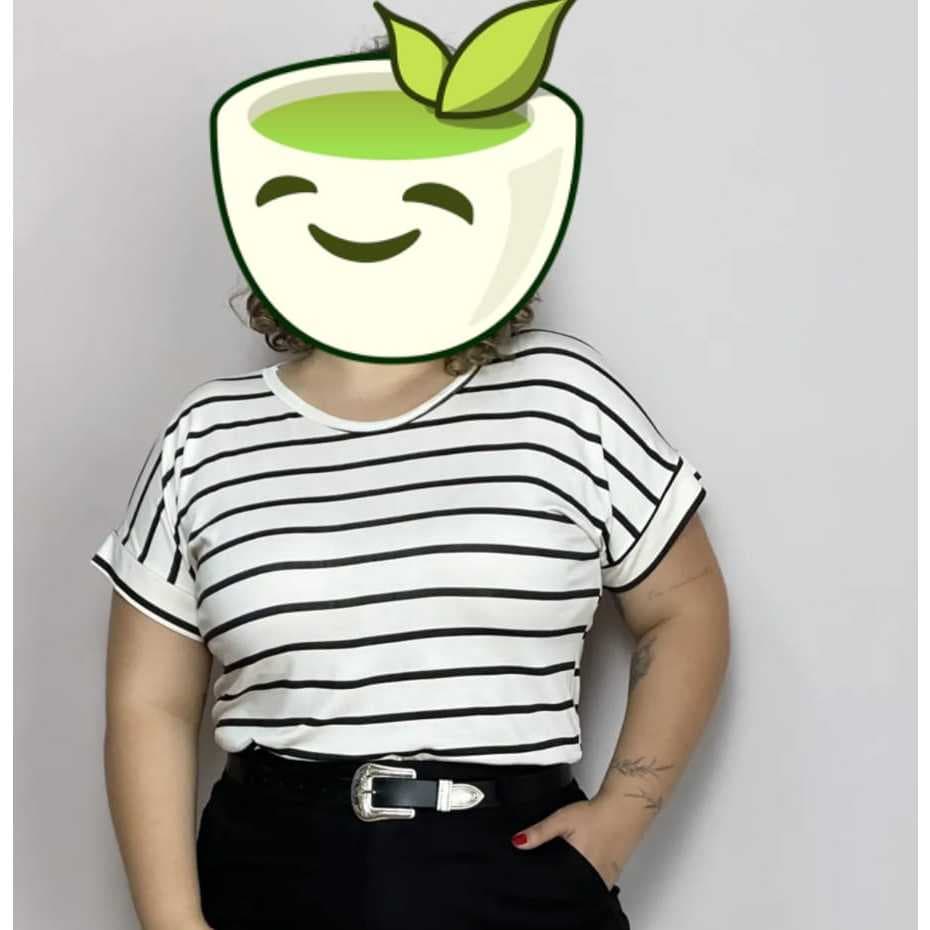 Camiseta feminina listrada de tamanho grande na moda