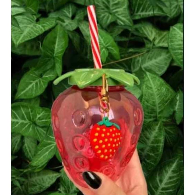 Copo Morango com chaveiro Kawaii Divertido Asthetic 500ml Summer ideal para dar de presente