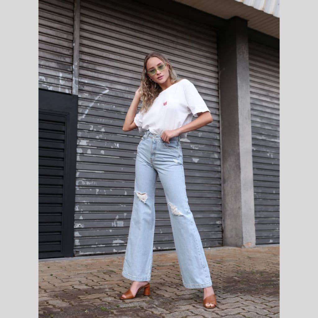 Calça Jeans Feminina Wid Leg - Jeans Premium - Lavagem Clara - Jeans Estonado - Jeans Rasgado